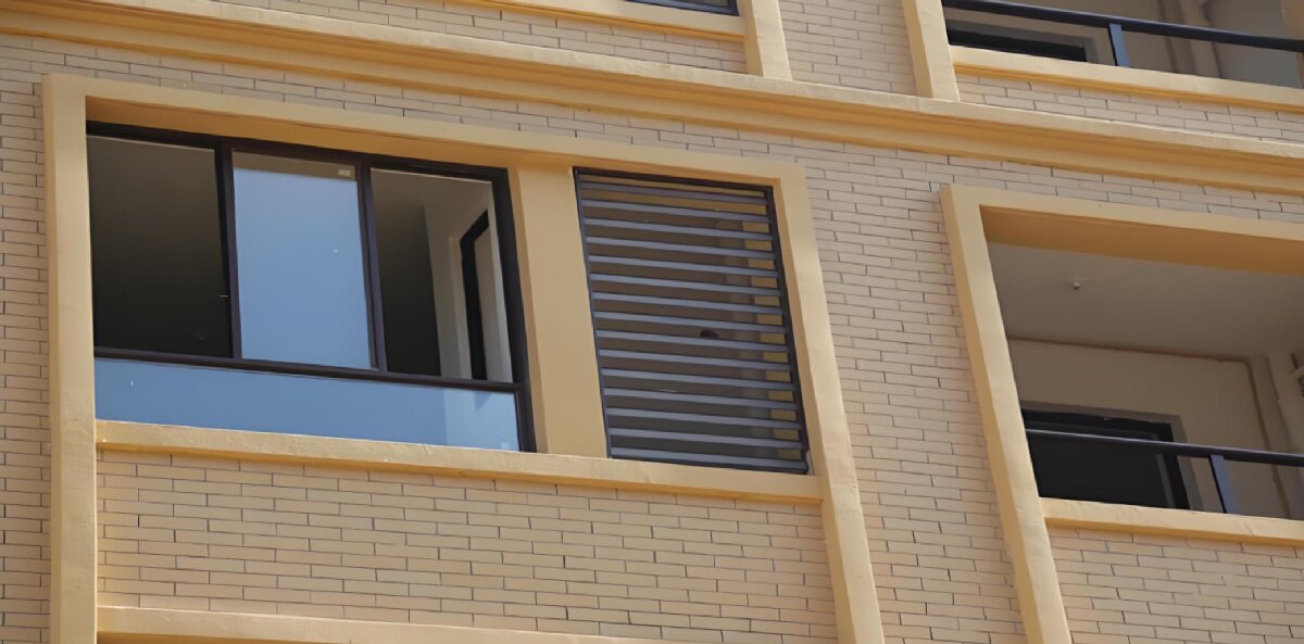 房屋外墻門窗滲水、開裂修繕！(圖1)